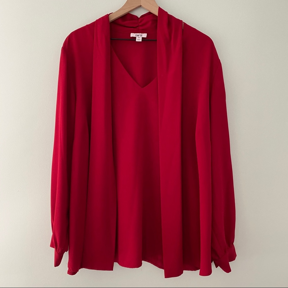 BAR III red blouse with sophisticated tie neck detail - Picture 4 of 6